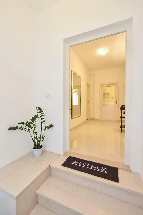 Apartment Bezic Kastela