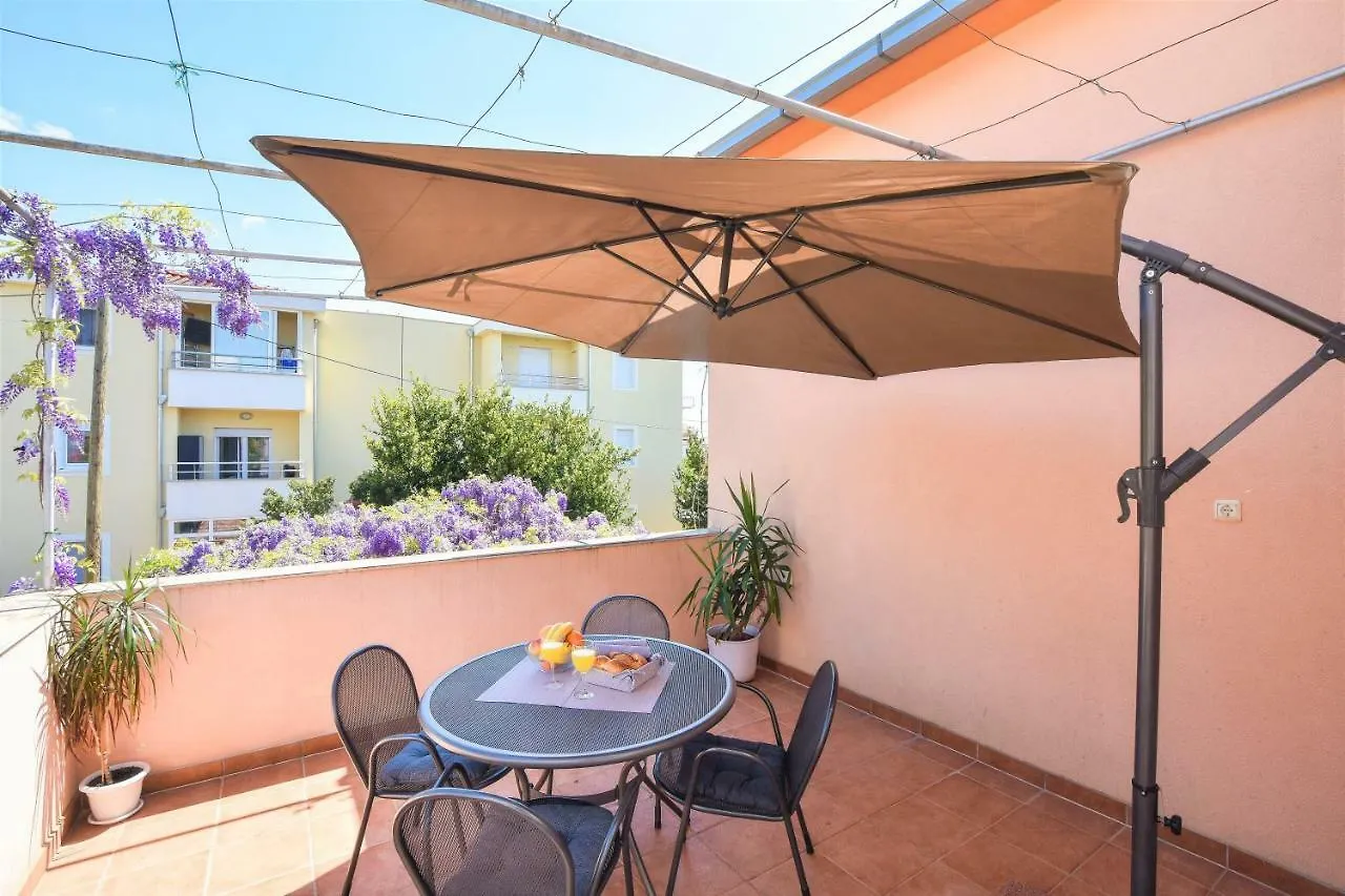 Apartment Bezic Kastela
