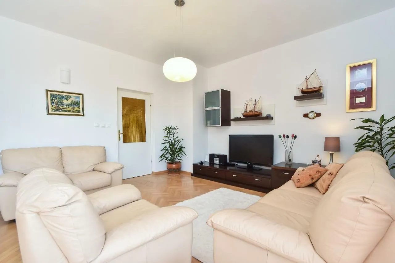 Apartment Bezic Kastela