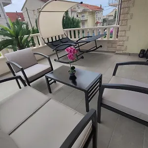 Azzuro Kaštela
